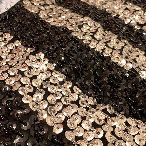 High Neck Line Jeweled Tank-top - Picture 3 of 4